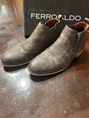 Ferro Aldo "Sterling" Men’s Distressed Grey Chelsea Boots - Size 13